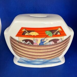 Noah’s ark Porcelain Piggy Bank Royal Worcester 1983
